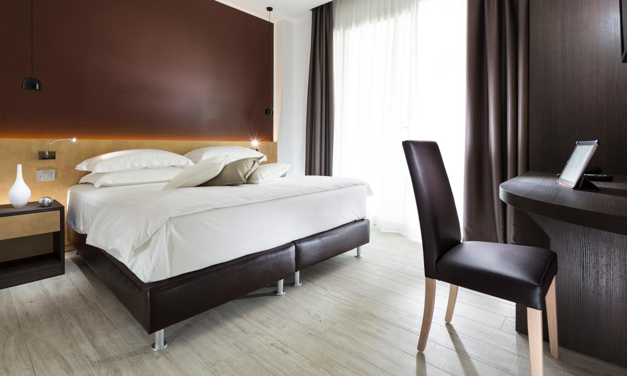 Suite,706066162:JPEG